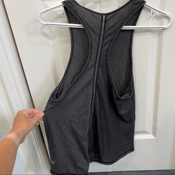 Lululemon Grey tank in size 6 - Picture 2 of 2